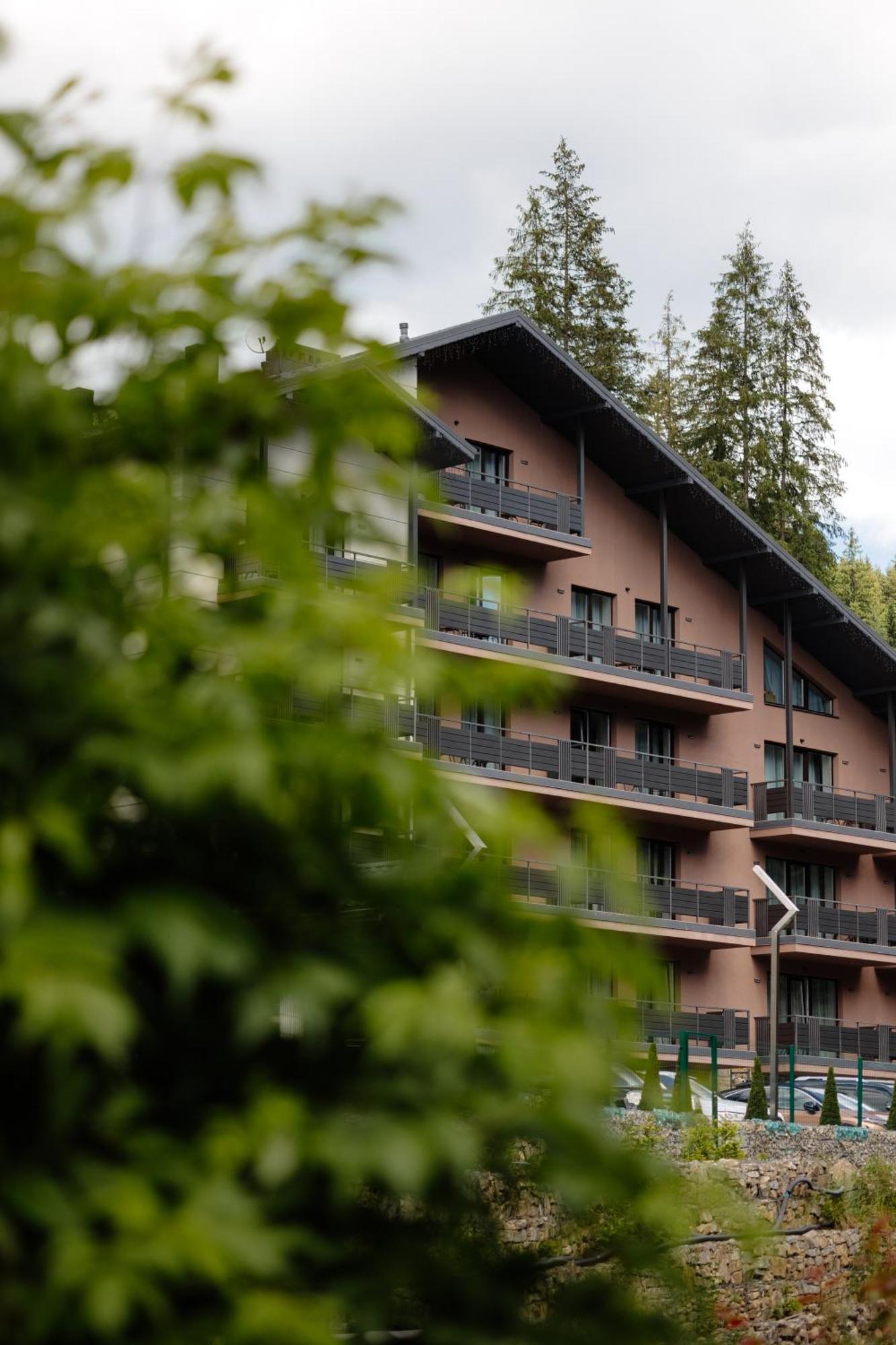 Westhills Cottage Town & Spa Bukovel Eksteriør billede